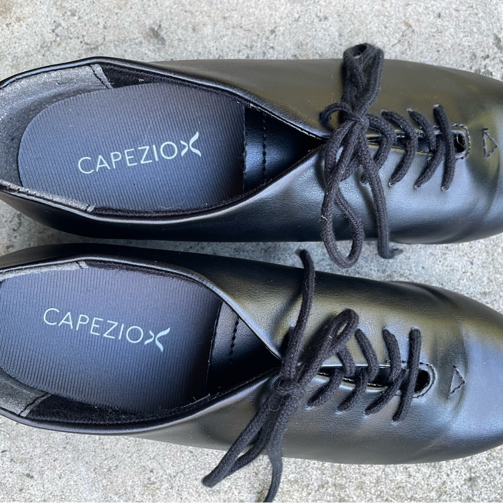 Capezio Tap Shoes Youth Size 4. Brand New!